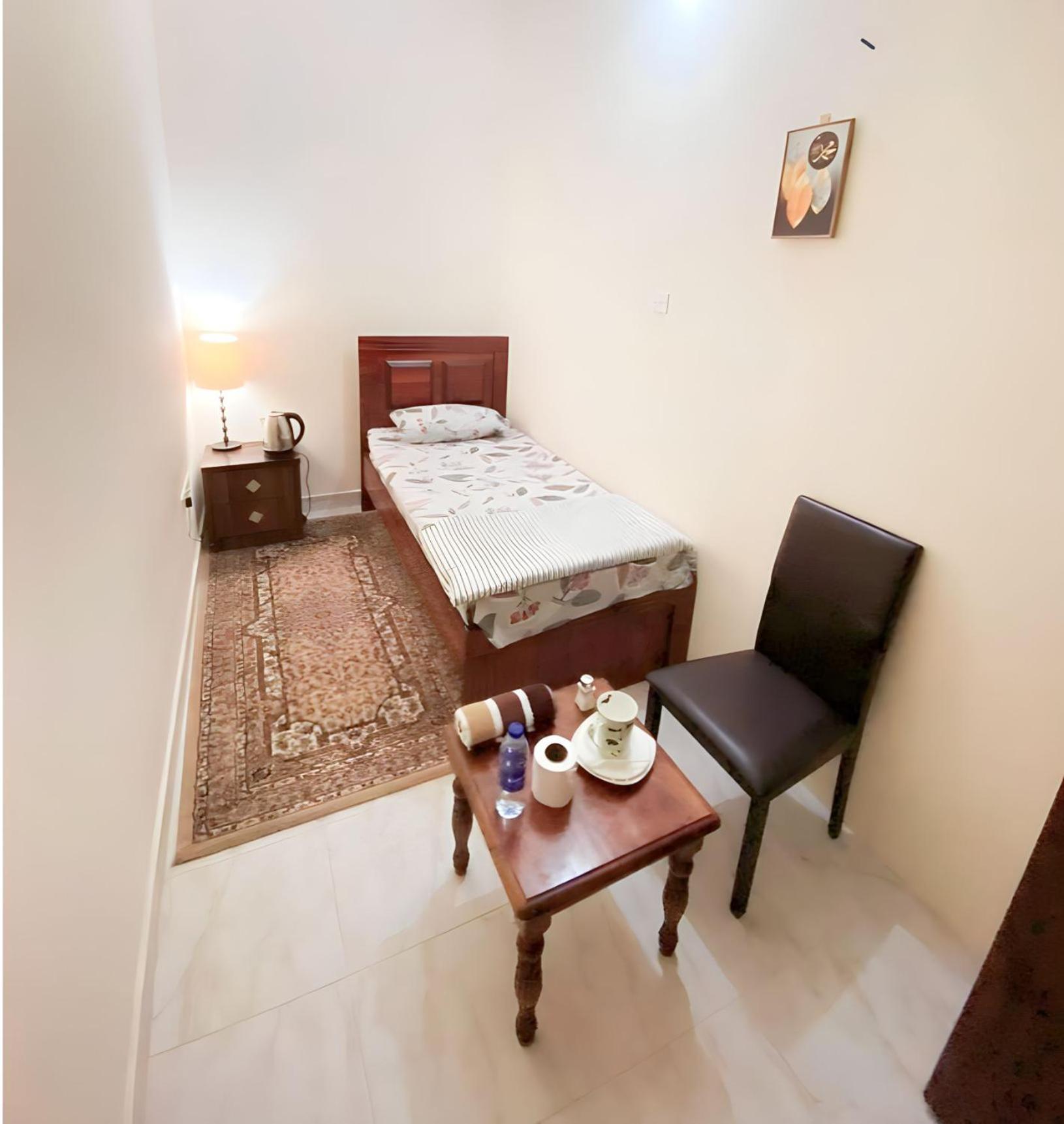 Abu Dhabi Comfortable Hostel Bagian luar foto